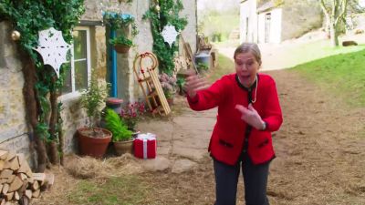 -Come back! - Christmas on Mistletoe Farm