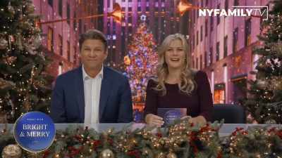 Welcome back to
"Today with Bright And Merry." - Good Morning Christmas!