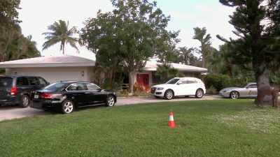 Welcome to Casa del Stone. - Get Me Roger Stone