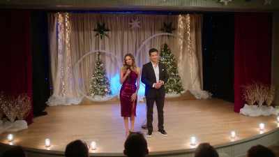 Welcome, everybody,
to our holiday show, - Steppin' into the Holiday