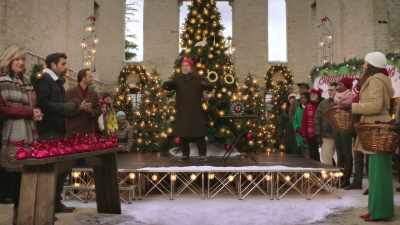 Welcome everyone to the
great Christmas Pudding Toss. - Always and Forever Christmas
