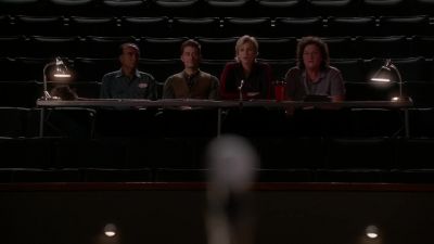 Welcome idiots to the McKinley
High valedictorian speech-off. - Glee