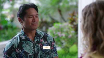 - Welcome.
- Thank you. - Romance in Hawaii