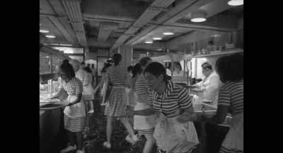 Welcome to the cabin. There are 16 bunk - La Cocina