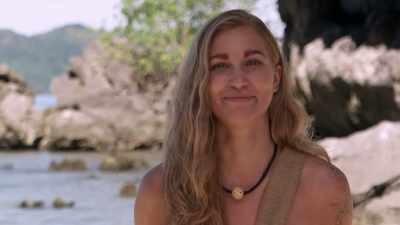 - Welcome to the love shack!
- What? [Laughs] This is crazy! - Naked and Afraid of Love