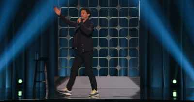 -Welcome to the show!
-[cheering continues] - Trevor Noah: I Wish You Would