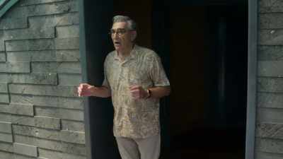 Welcome to undersea meditation. How is it? - The Reluctant Traveler with Eugene Levy