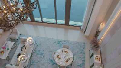 - Welcome to your suite.
- Wow, look at this. - The Real Housewives of Dubai