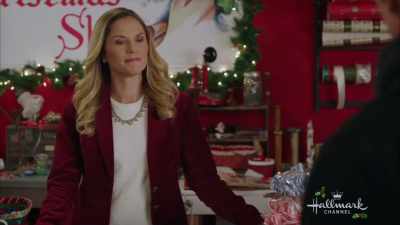 Well, actually, I'm looking
for a Christmas decoration. - Sharing Christmas