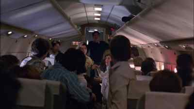 We'll be landing soon.
Everybody, please sit down. - Alive