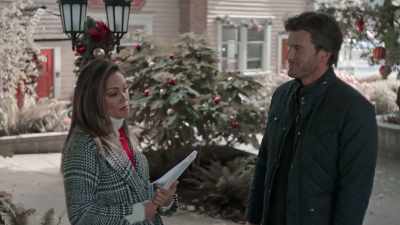Well, we can walk
to your parents' house - Christmas Unleashed
