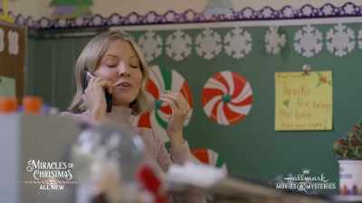 Well, you come
highly recommended - Debbie Macomber's A Mrs. Miracle Christmas