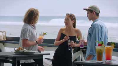 - Well, cos you'd split it with me,
so I'd probably take you on a nice
holiday. - FBOY Island NZ