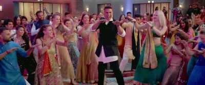 We'll dance all night - Good Newwz