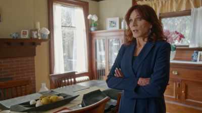 Well, did you ever
see her with another man - Aurora Teagarden Mysteries: Death at the Diner