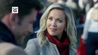 Well...
does she wear bracelets? - With Love, Christmas
