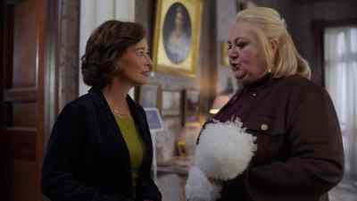 Well, she doesn't work
as a tour guide - Love of the Irish