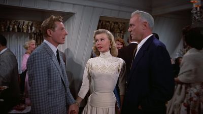Well don't just stand there Aren't you going to kiss the bride - White Christmas