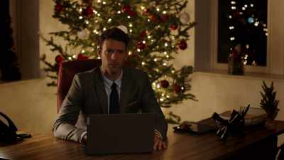 Well, Elliott called me,
looking for you, - Six Degrees of Santa