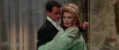 Well everybody always kisses the bride - Penelope