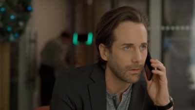 Well, everyone
here is an expert. - Holiday Hotline