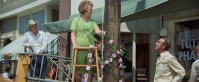 Well everything's looking mighty pretty Maureen - The Swarm