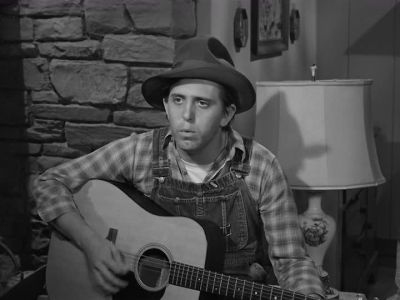 * WELL, EVO WALKER,
HE WALKED AND HE FIDDLED * - The Andy Griffith Show