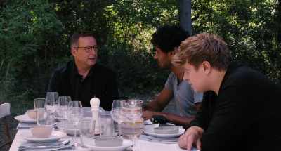 - We'll figure something out.
- Dinner's ready! - Afire