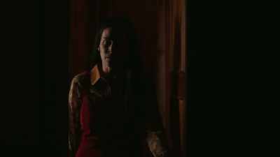 -Well, give it to me.
I'll protect her. - Little Bites