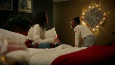 - Well... good night!
- Good night. - Planes, Trains, and Christmas Trees