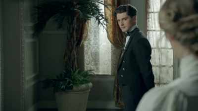 Well, you got to do
something - Grand Hotel