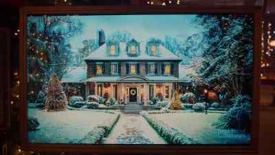We'll have three weeks
to transform the house - Santa Tell Me