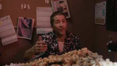 Well, hello! It's got
premium in the buffet, - Blindspotting