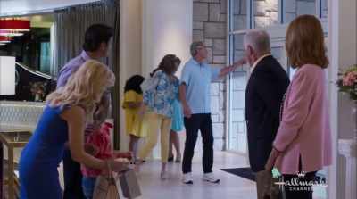 - Well hey, Major isthat a name or a rank? - Wedding at Graceland