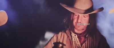 Well, I am a sporting
man, so I'll wager you. - Outlaw Posse