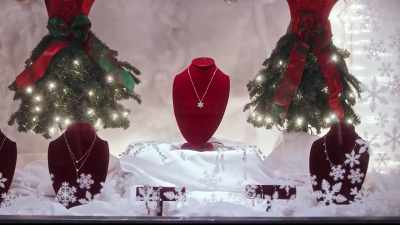 - Well, I can't
wait to meet her. - Christmas Everlasting