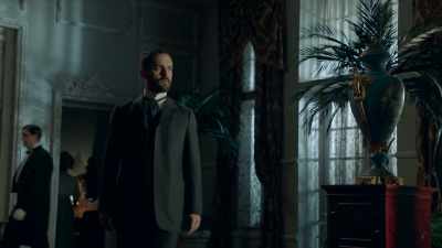Well, I didn't really want
to have to do this... - Grand Hotel