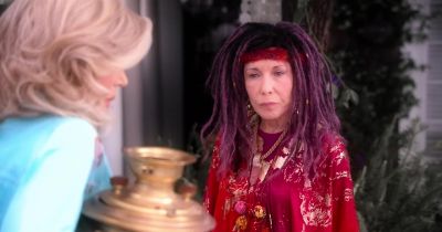 - Well, I guess I should...
- Yeah, me, too. - Grace and Frankie