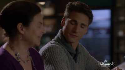 - Well, I have to admit,
that was pretty great. - Love on Ice