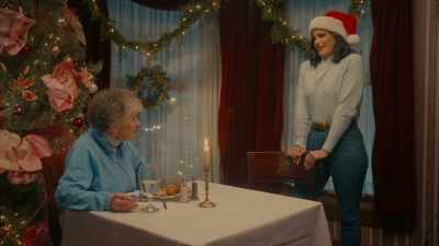 Well, I, I don't, I
don't, I don't know. - Christmas at the Holly Hotel
