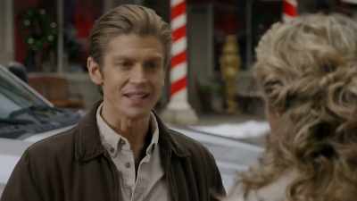 Well, I mean, it doesn't have
to be a... a "date" date. - A Christmas Miracle for Daisy