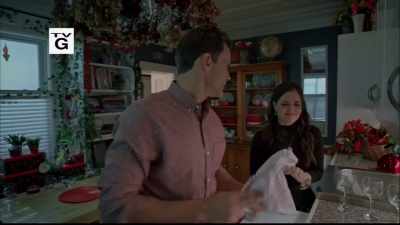 Well, I mean,
he did compliment her casserole - Very, Very, Valentine
