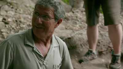 Well, I think we have
a little figurine head. - Lost Treasures of the Maya