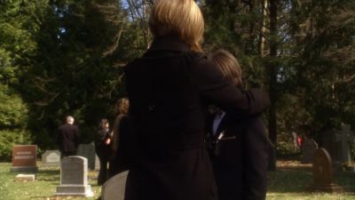 Well, I think that this belongs to you. - Smallville