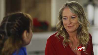 Well, I think that
everyone deserves - A Very Country Christmas Homecoming