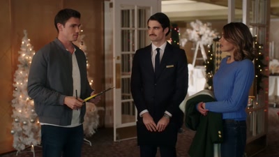 Well, I, um... I haven't
seen you since, um... - Christmas Class Reunion