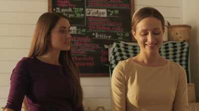 Well, I will add that
to our tips and tricks section. - Christmas at the Amish Bakery