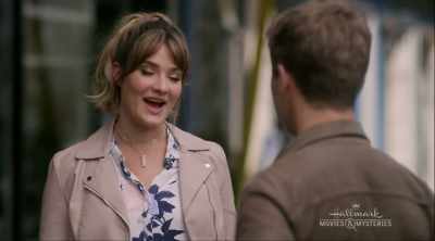 WELL,
I WILL DEFINITELY TELL HER - Garage Sale Mysteries: Picture a Murder