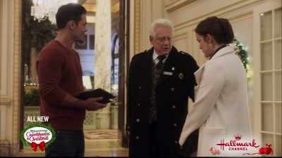 Well, I'd better make my rounds. - Christmas at the Plaza