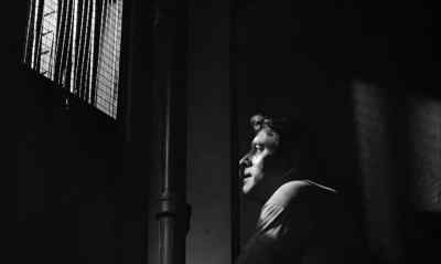 Well, I'll be damned. She pulled it off. - Birdman of Alcatraz